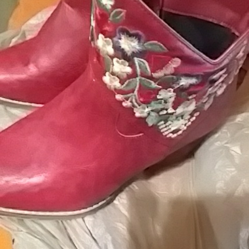 Embroidered Red Ankle Zippered Boots (CHUNKY Heel)